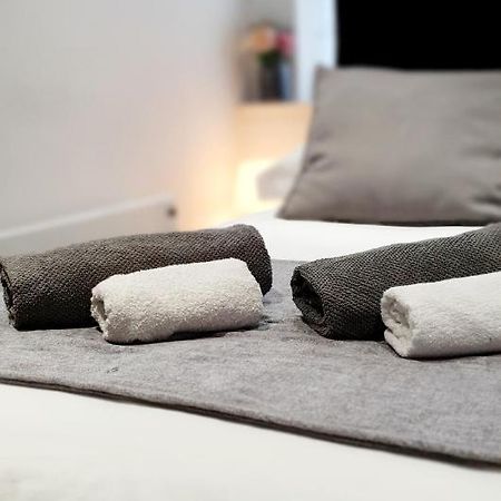 Superb 2 Beds 2 Baths New Apartment W/ Garden+Patio Bournemouth Luaran gambar