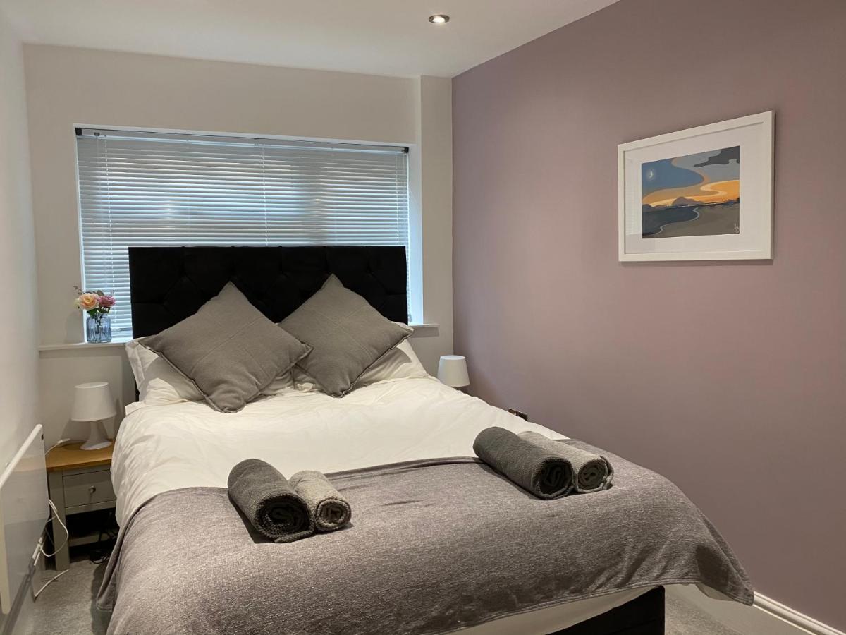 Superb 2 Beds 2 Baths New Apartment W/ Garden+Patio Bournemouth Luaran gambar