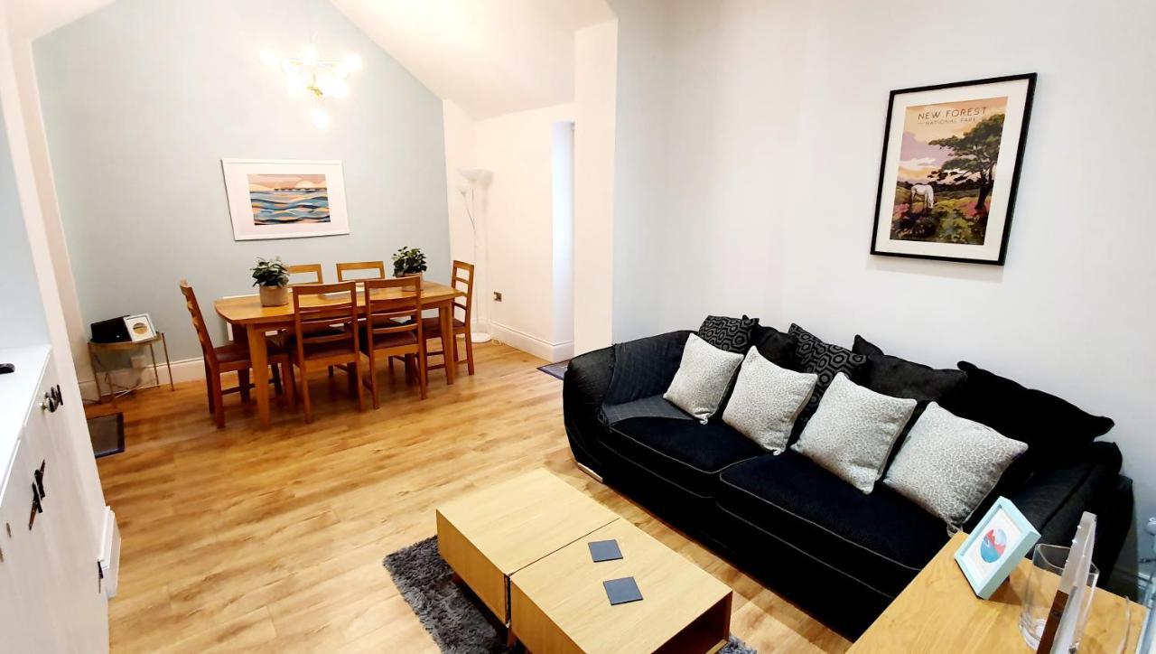 Superb 2 Beds 2 Baths New Apartment W/ Garden+Patio Bournemouth Luaran gambar
