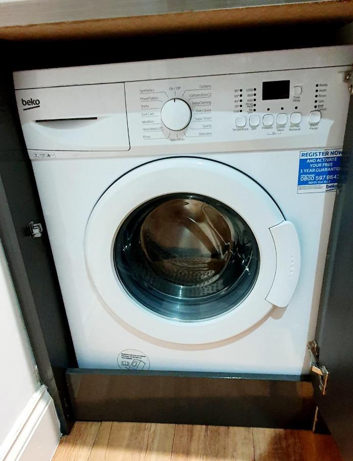 Superb 2 Beds 2 Baths New Apartment W/ Garden+Patio Bournemouth Luaran gambar