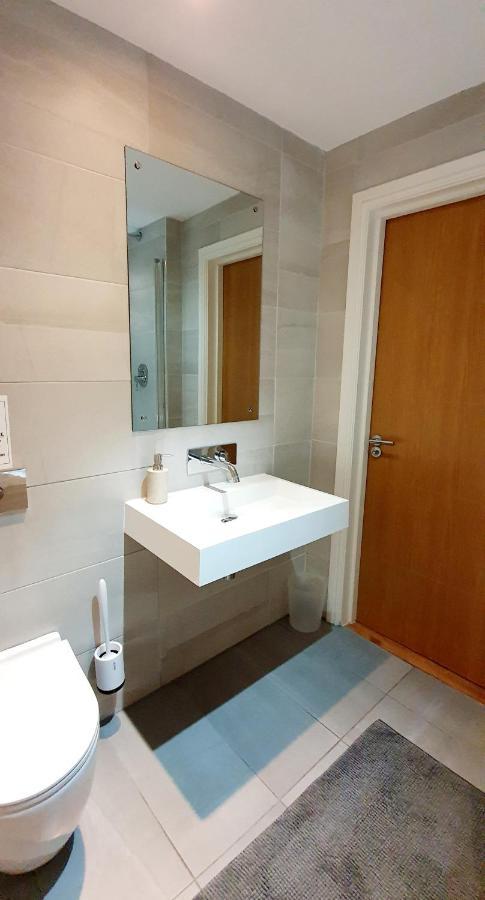 Superb 2 Beds 2 Baths New Apartment W/ Garden+Patio Bournemouth Luaran gambar